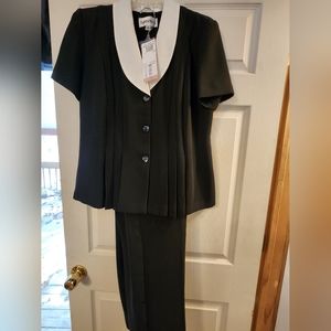 Pant suit
